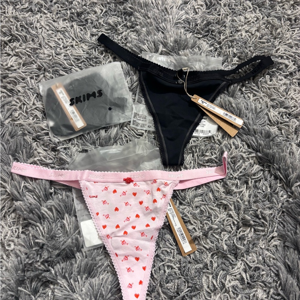 Skims 2026 Valentines Day Picot Logo Thongs (3)
